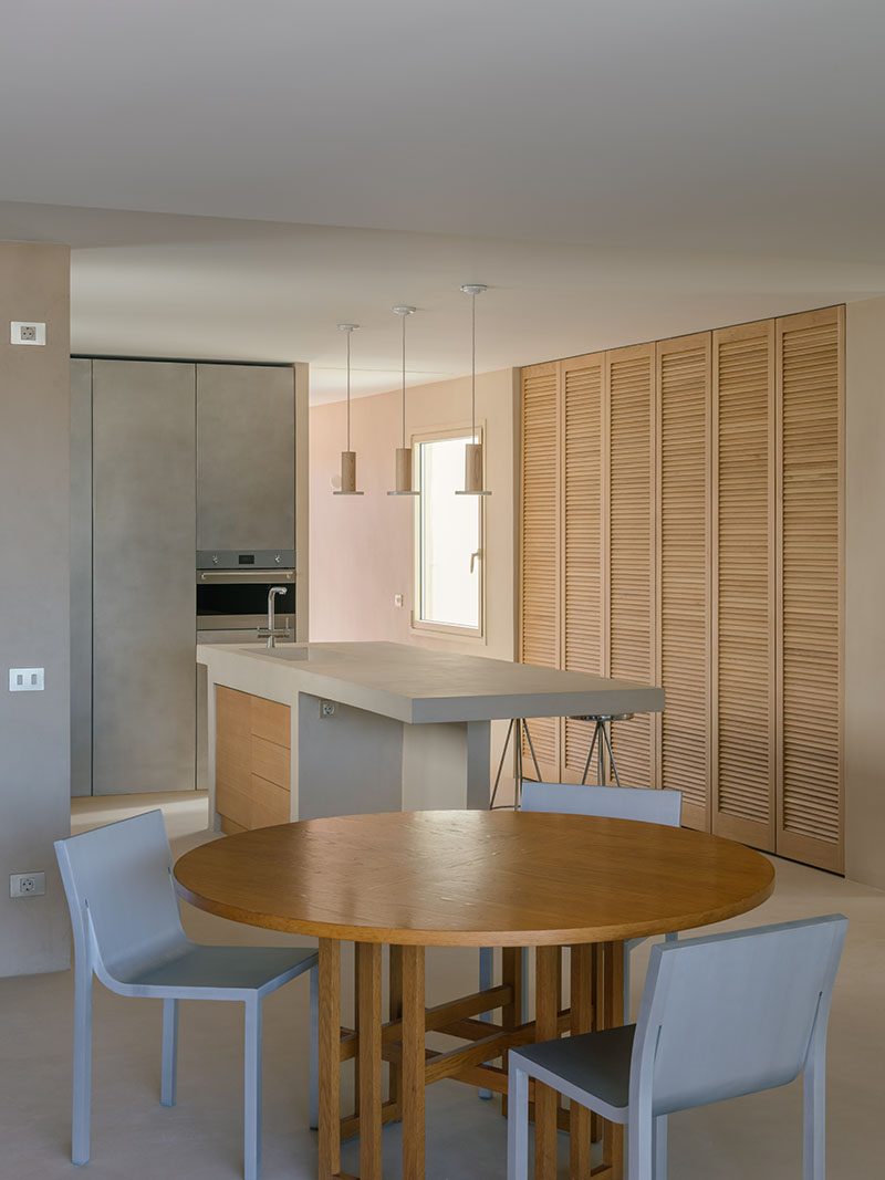 El ático de Ana & Oscar cobra sentido con MH.AP Studio