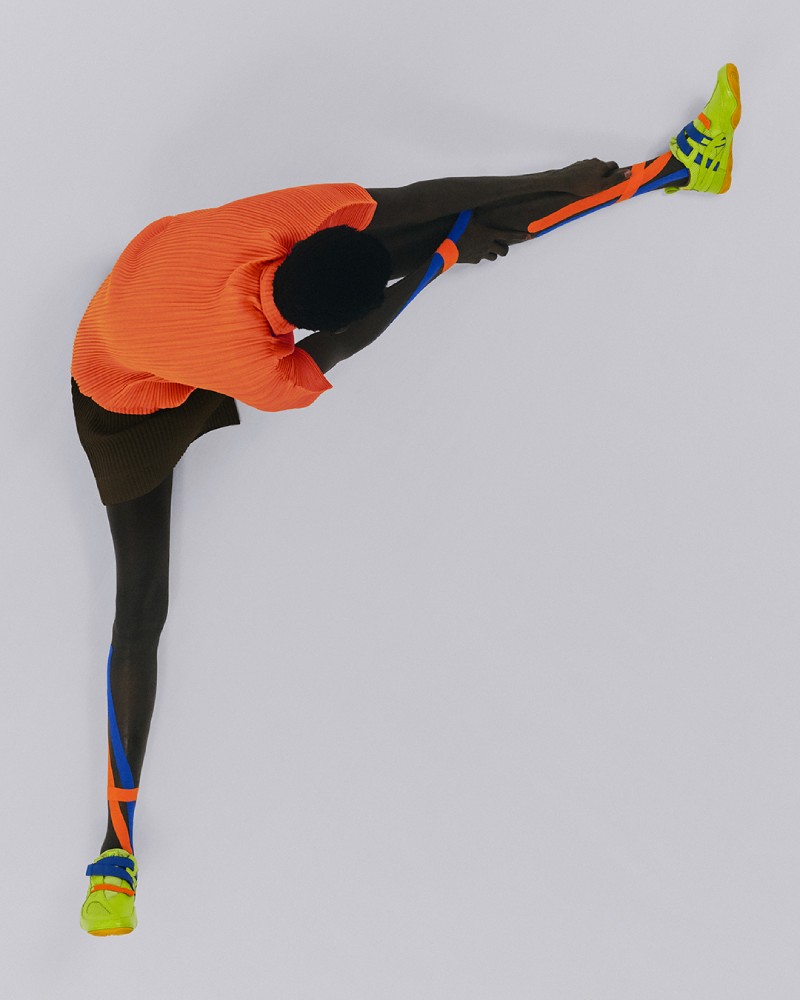 Asics e Issey Miyake fusionan sus vanguardias en una sola