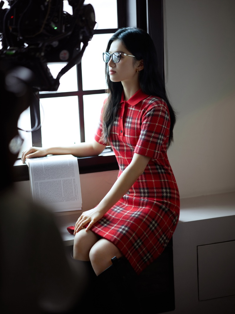 El nuevo rojo Burberry mola tanto como su azul (o más)