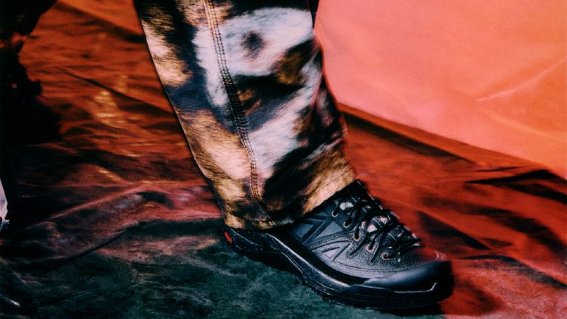 Carhartt WIP y Salomon le dan un giro workwear a las X ALP