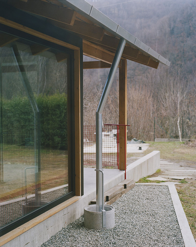 Casa BM: calidez y brutalismo según ErranteArchitetture