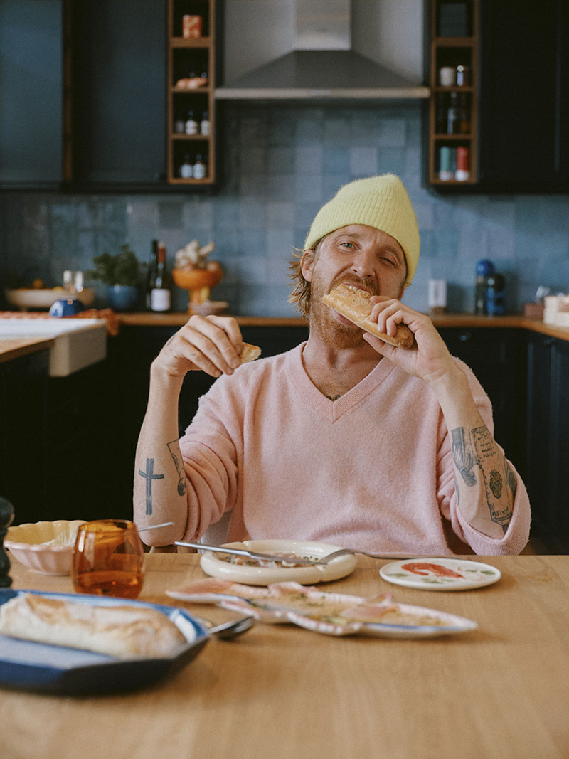 Descubre en esta entrevista la colorida casa de Paul Delrez