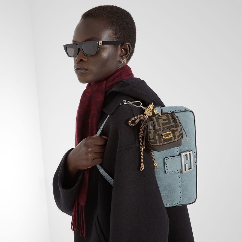 Ese es el complemento que necesita tu Fendi Baguette