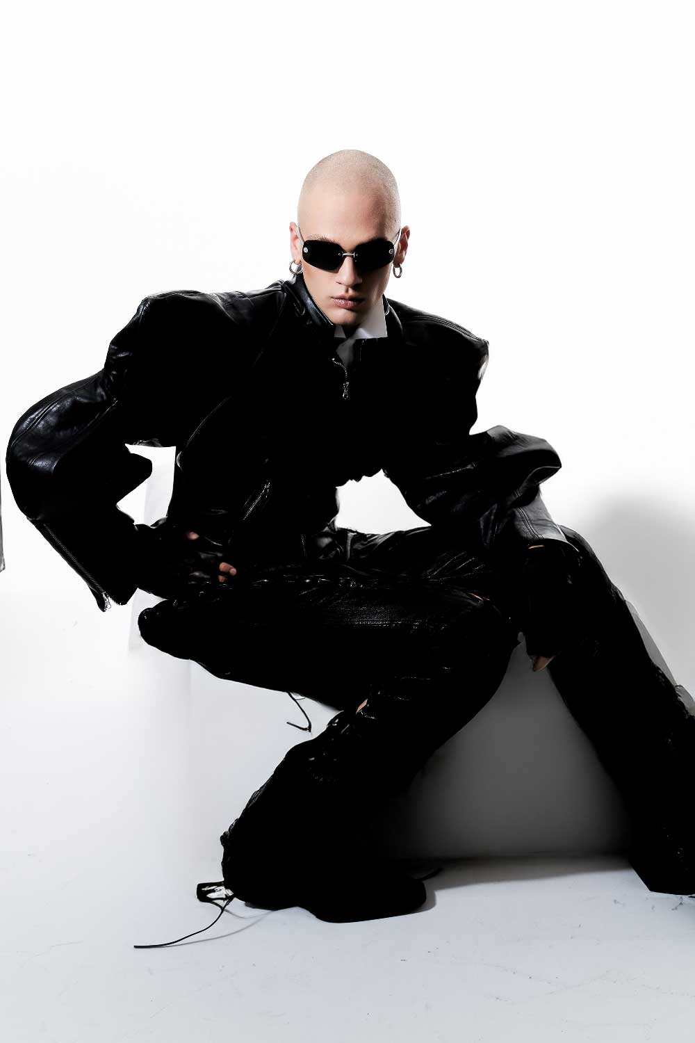 Todas las caras de Constantine Trots por Max Bohdano