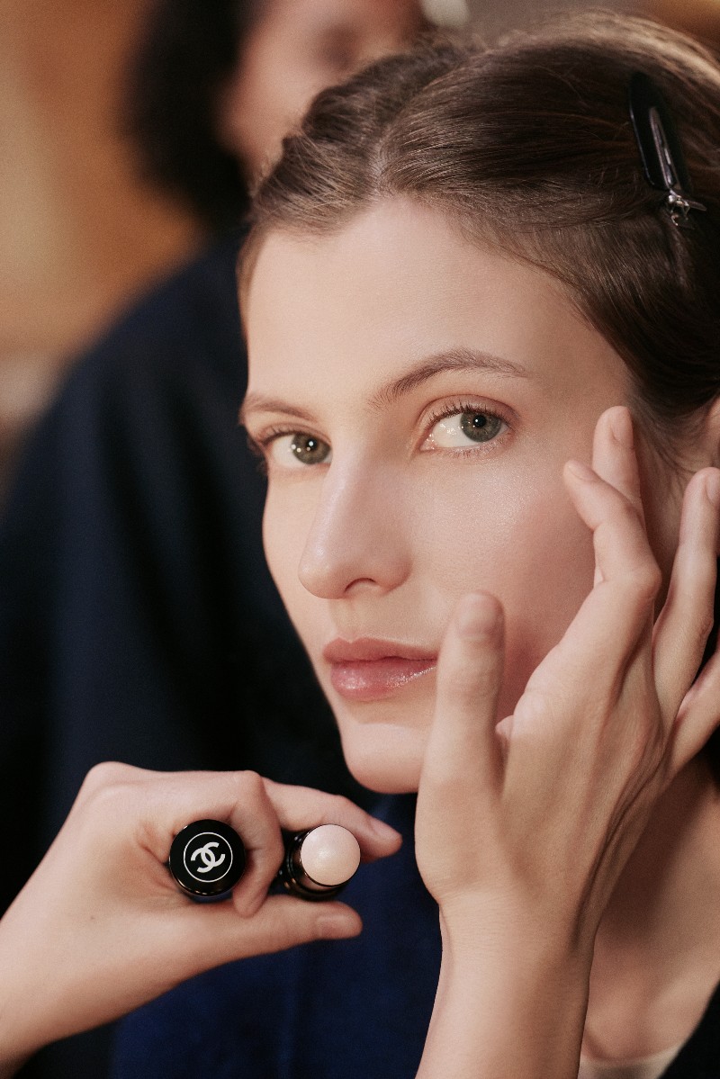 desfile chanel metro nueva york maquillaje