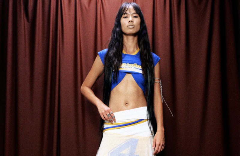 El azul eléctrico de Dimoni transforma la moda de gimnasio