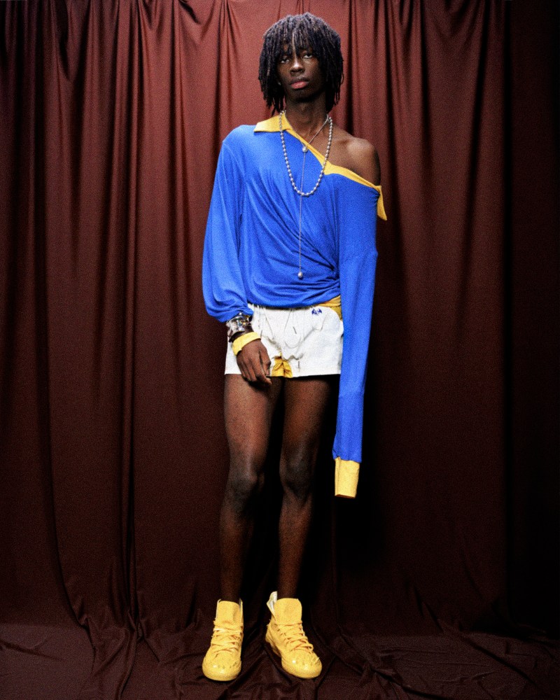 El azul eléctrico de Dimoni transforma la moda de gimnasio