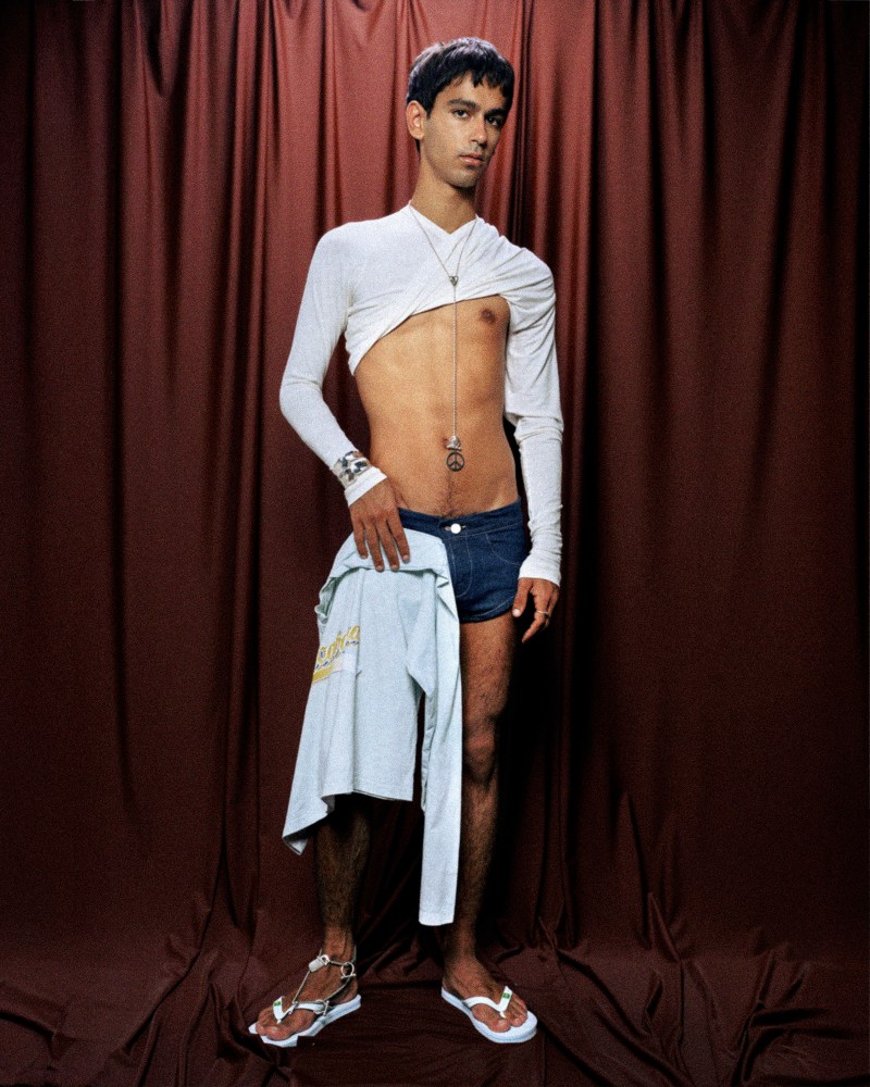 El azul eléctrico de Dimoni transforma la moda de gimnasio