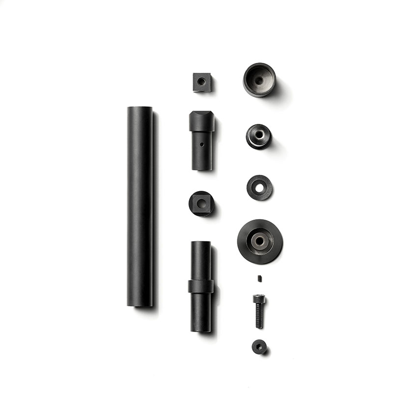 Doi detalla los componentes del sistema D1 mediante una vista ordenada de piezas metálicas