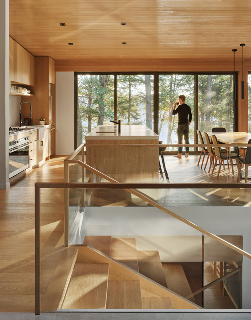 Dubbeldam construye un refugio que abraza la naturaleza