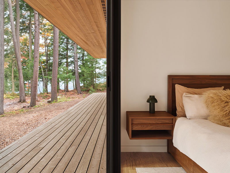 Dubbeldam construye un refugio que abraza la naturaleza