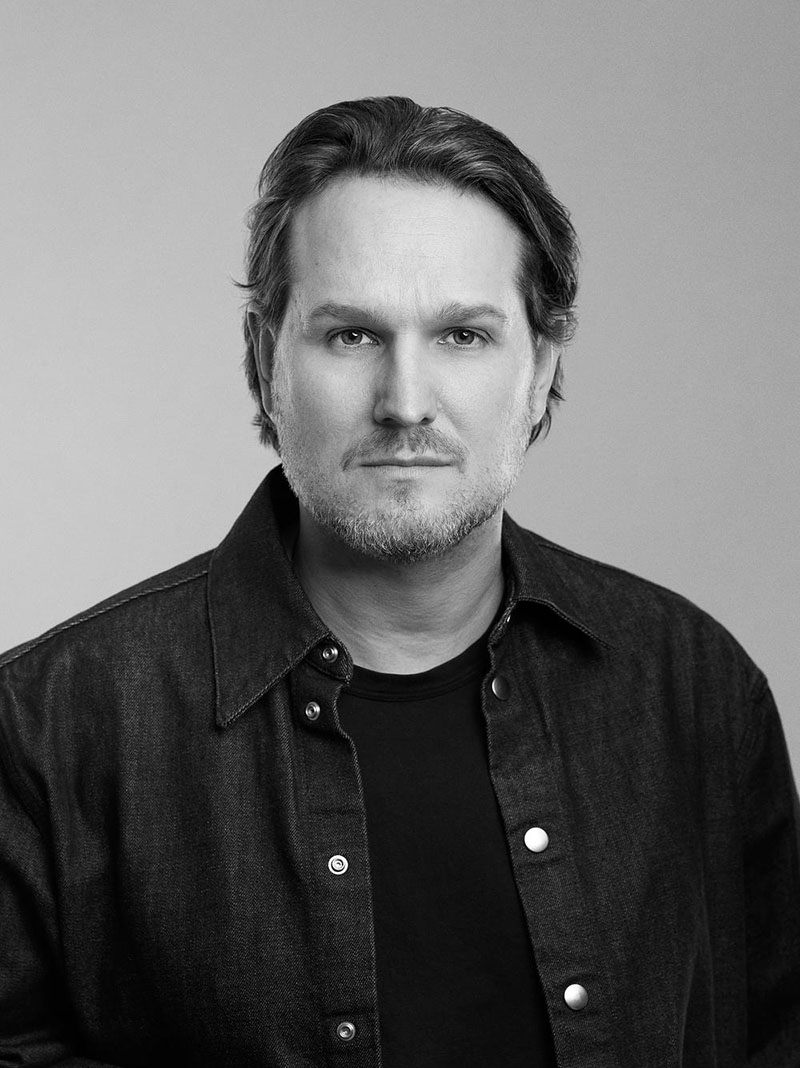 Pulpo transforma el mobiliario industrial en piezas de arte