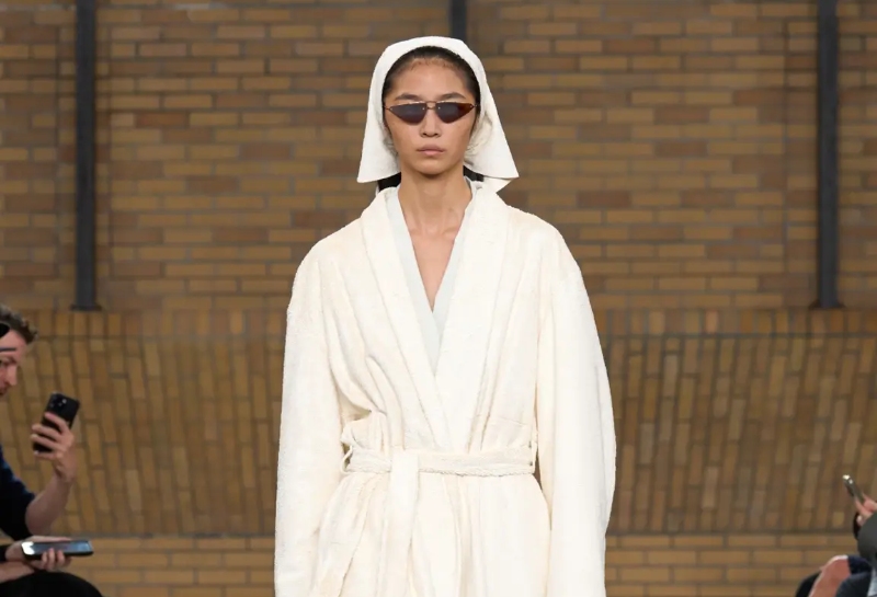 estética nuncore moda estilo religión calvin klein