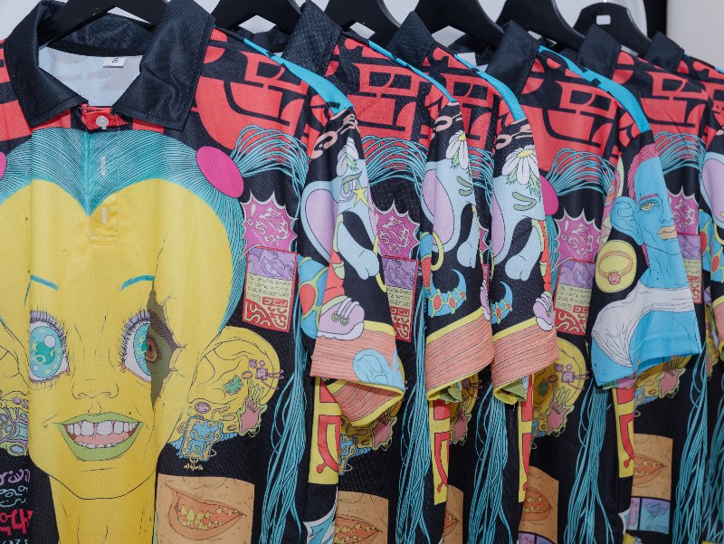 En la peluquería de Charlie Smits cada obra reta la belleza