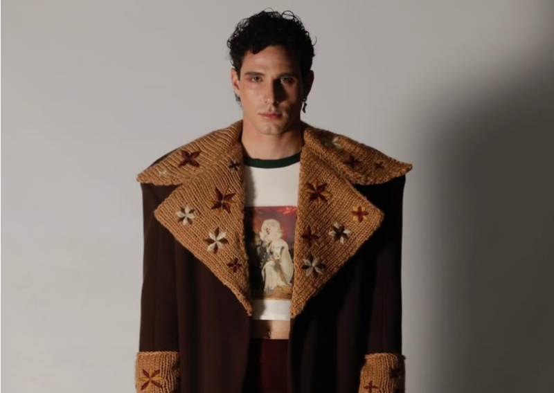 Langarica revive el look de Luis XIV para el hombre Gen Z