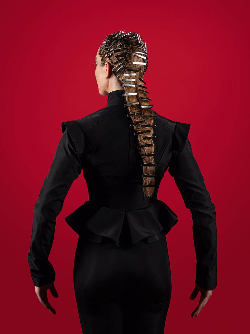 Laura San Segundo - mujer de espaldas