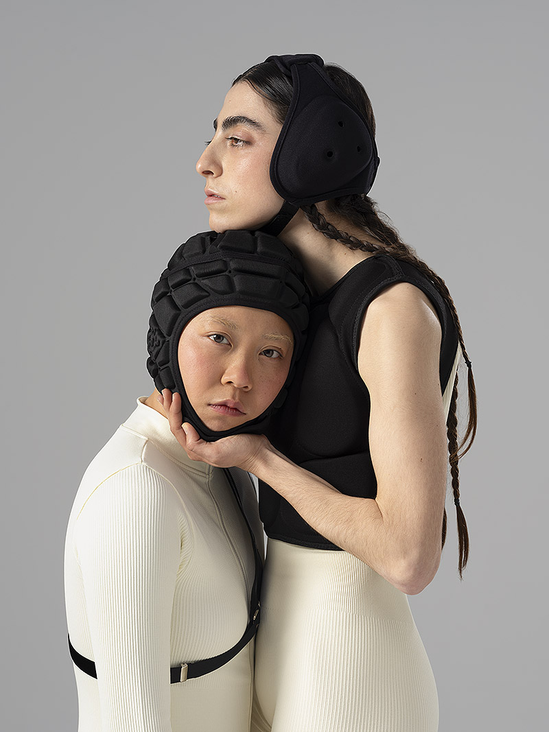 Laura San Segundo - retrato de pareja con gorros