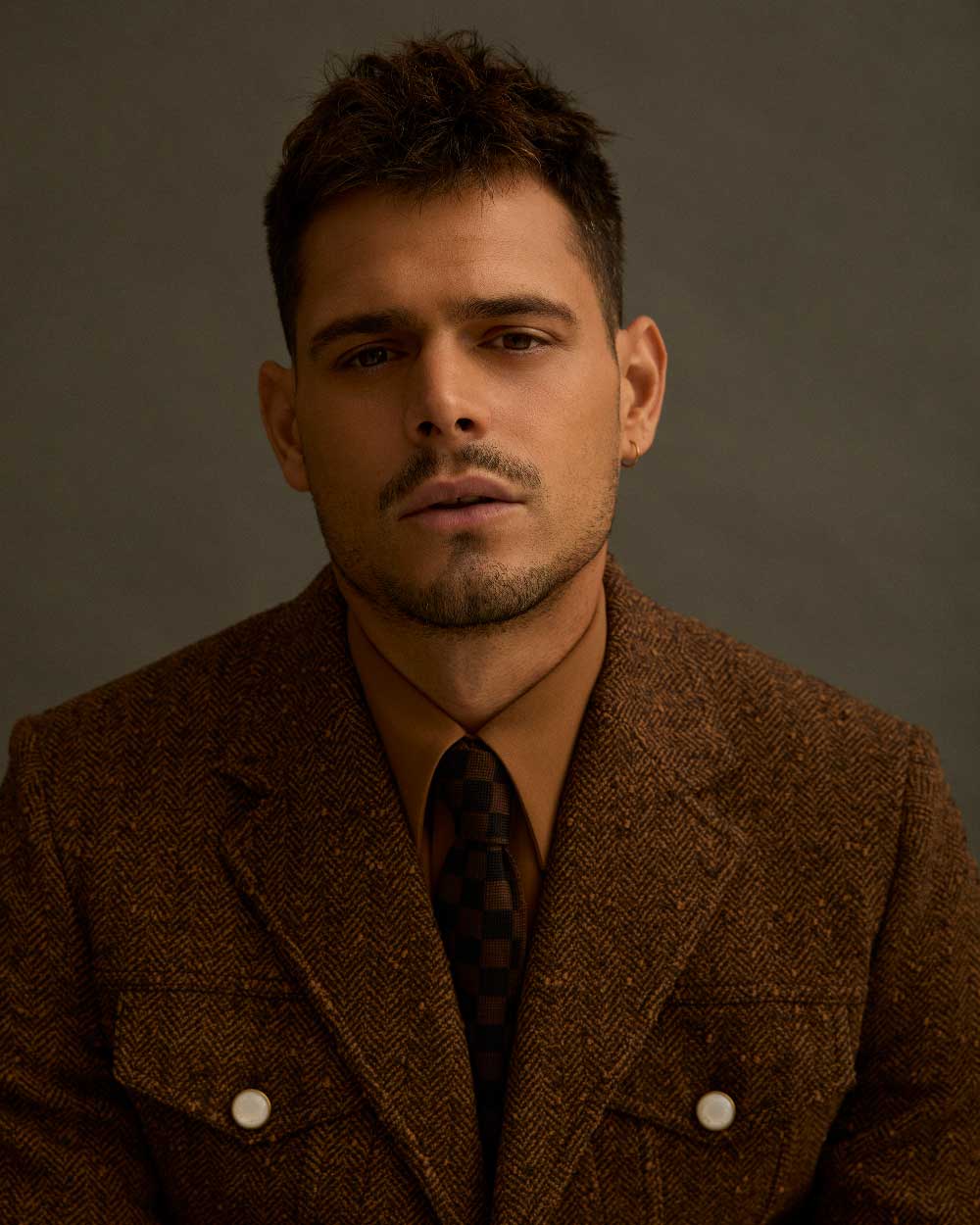 lucas velasco actor argentino triunfa españa