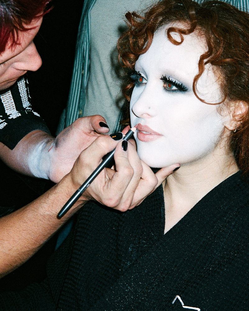 maquillaje Chappell Roan embajadora mac cosmetics