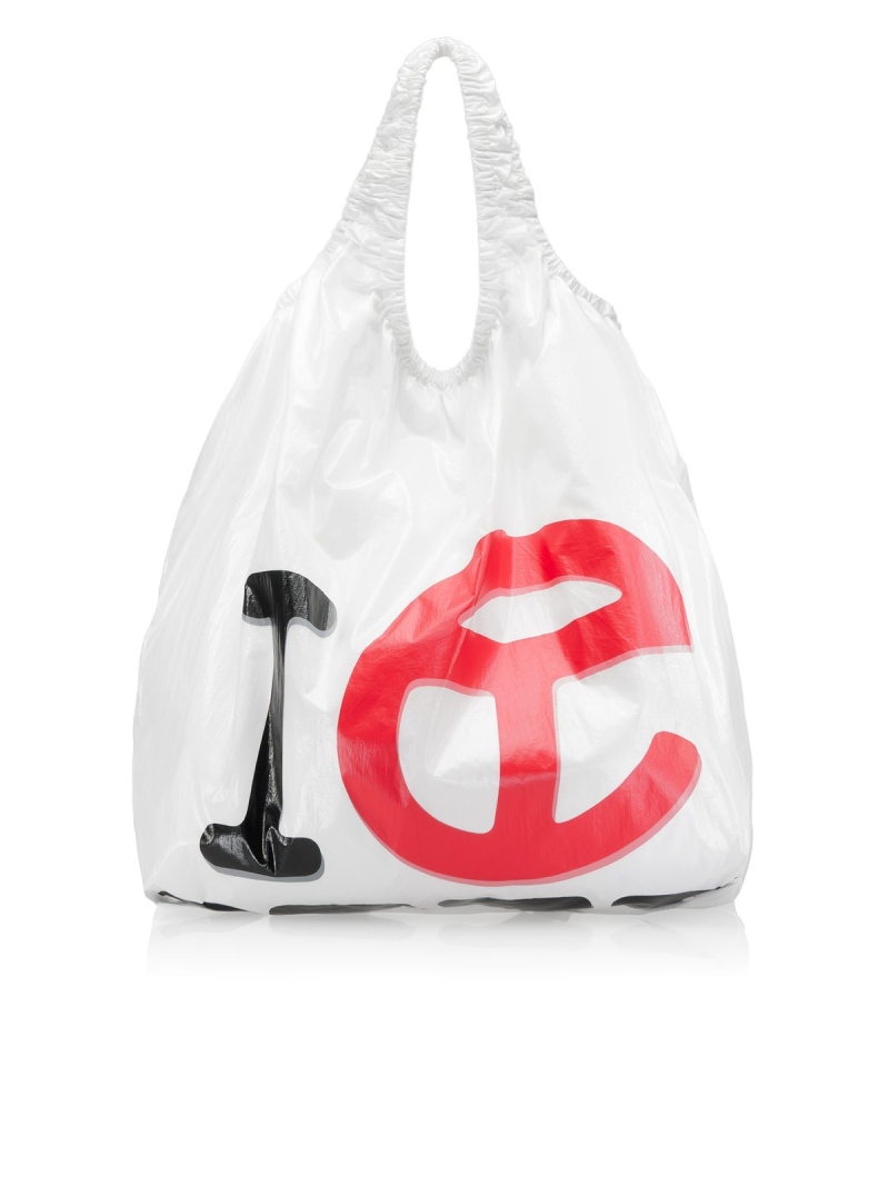 Estos son los bolsos que rescatarán tus looks de invierno