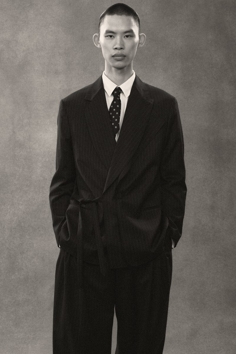 Soshiotsuki introduce su versión de traje delicada en Zara