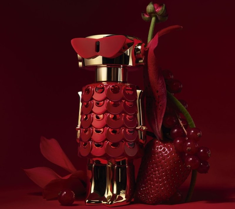 Rabanne reinventa a su it-couple de perfumes una vez más
