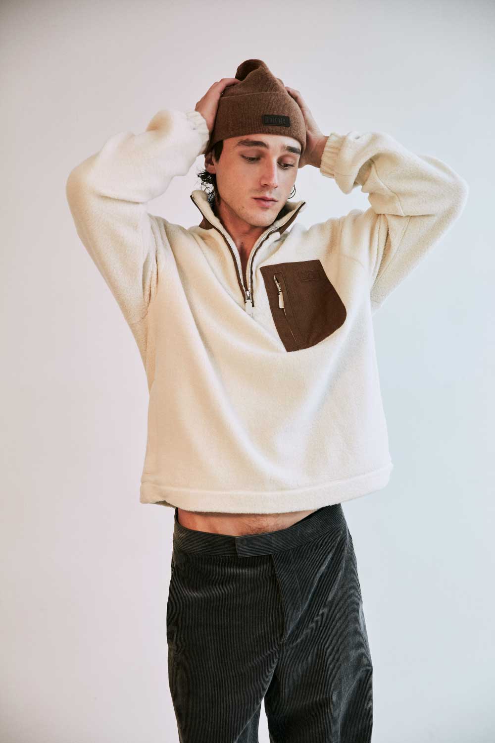 Pol Granch es el actor y cantante con perfecto acento Díor