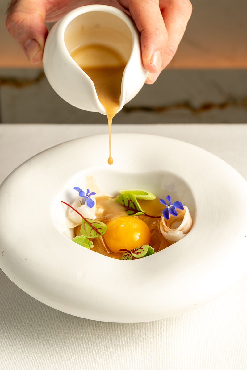 A’Barra: así es comer en la cocina de un estrella Michelin