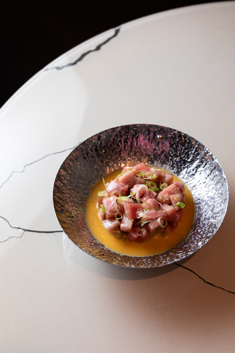 Plato de atún de Restaurante Hiro, que acaba de sacar su menú de mediodía