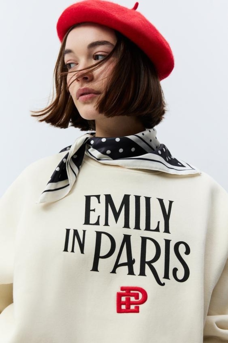 Lefties diseña el look perfecto para ver Emily in Paris