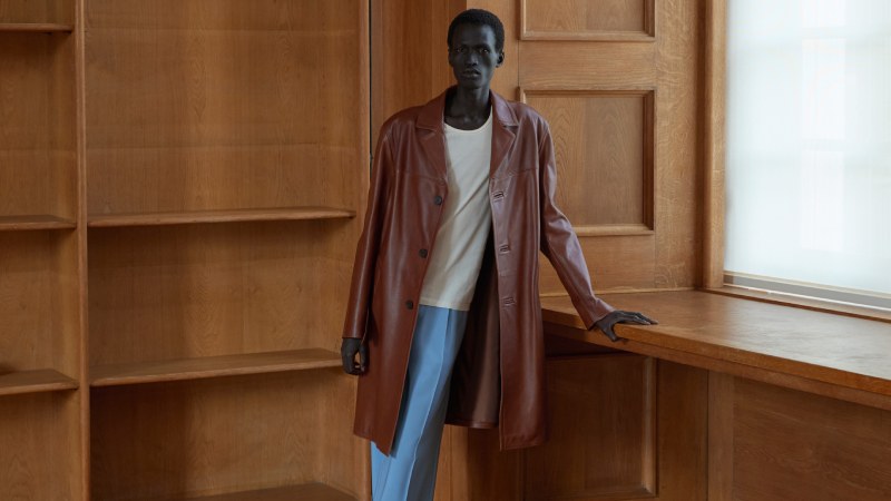 Sandro reimagina el menswear de los 70 para SS26