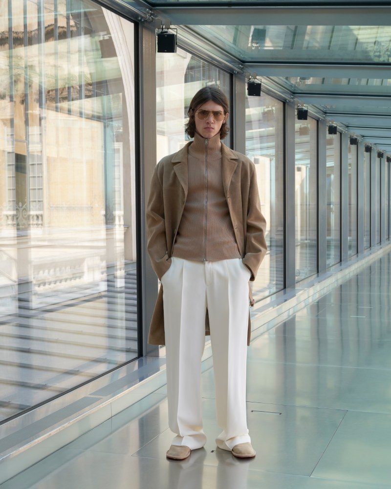 Sandro reimagina el menswear de los 70 para SS26