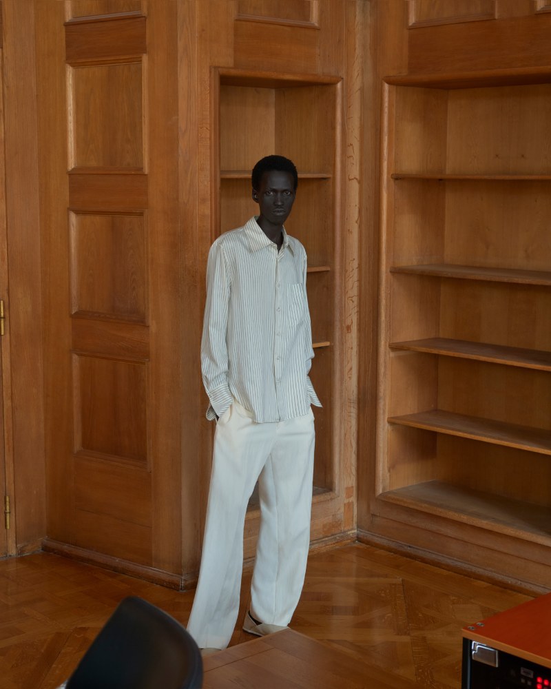 Sandro reimagina el menswear de los 70 para SS26