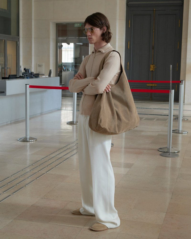 Sandro reimagina el menswear de los 70 para SS26