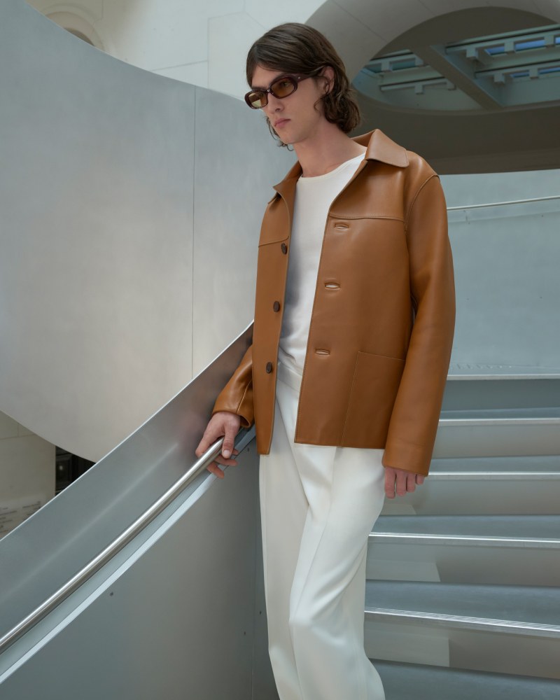 Sandro reimagina el menswear de los 70 para SS26