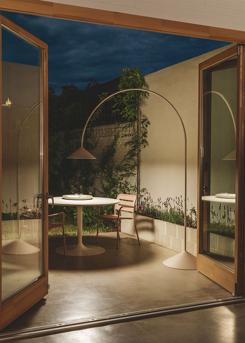 Víctor Carrasco crea una luminaria que planta cara al clima