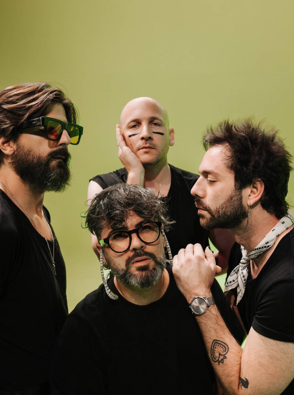 Viva Suecia hace la paz y sold out con su quinto disco