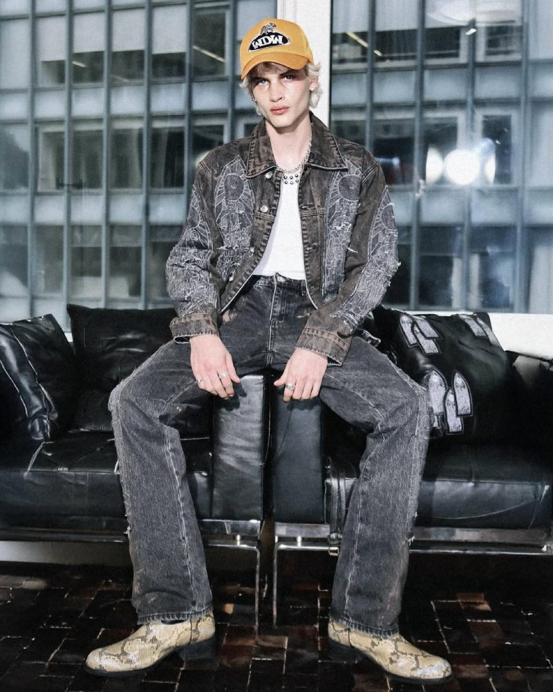 Marcas emergentes para tu radar streetwear: Who Decides War