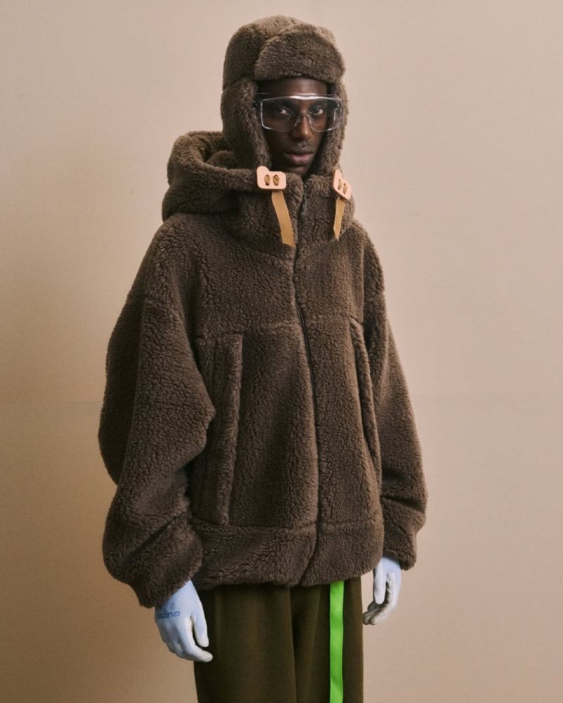 Woolrich no reinventa el armario de invierno: lo define