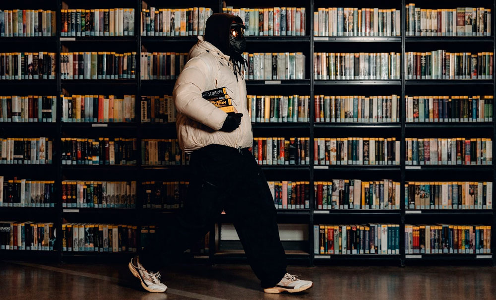 AFew inyecta futurismo a las runners dosmileras de Mizuno