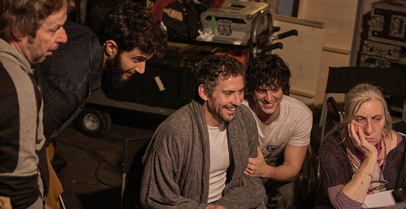 Aída y Vuelta: volver al barrio, aunque sea por última vez