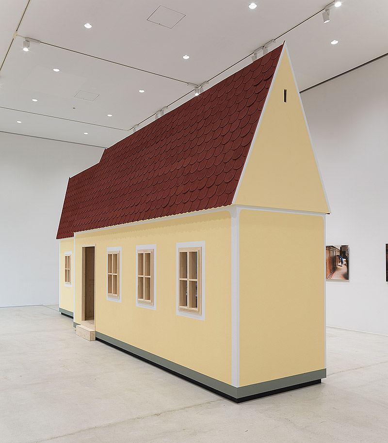 Tomorrow: Yes, de Erwin Wurm y la escultura como duda