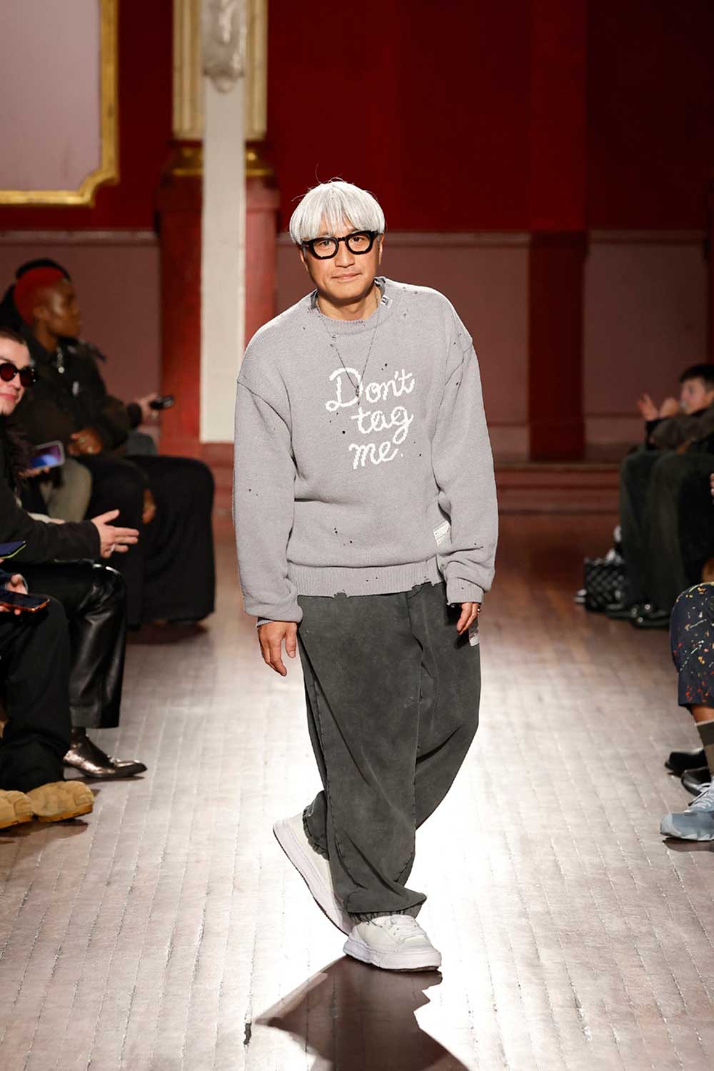 Mihara Yasuhiro FW26 o el eterno ahora de la moda masculina