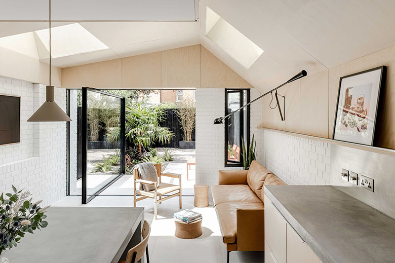 A House of Birch: casa victoriana reformada por Forgeworks