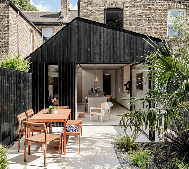 A House of Birch: casa victoriana reformada por Forgeworks