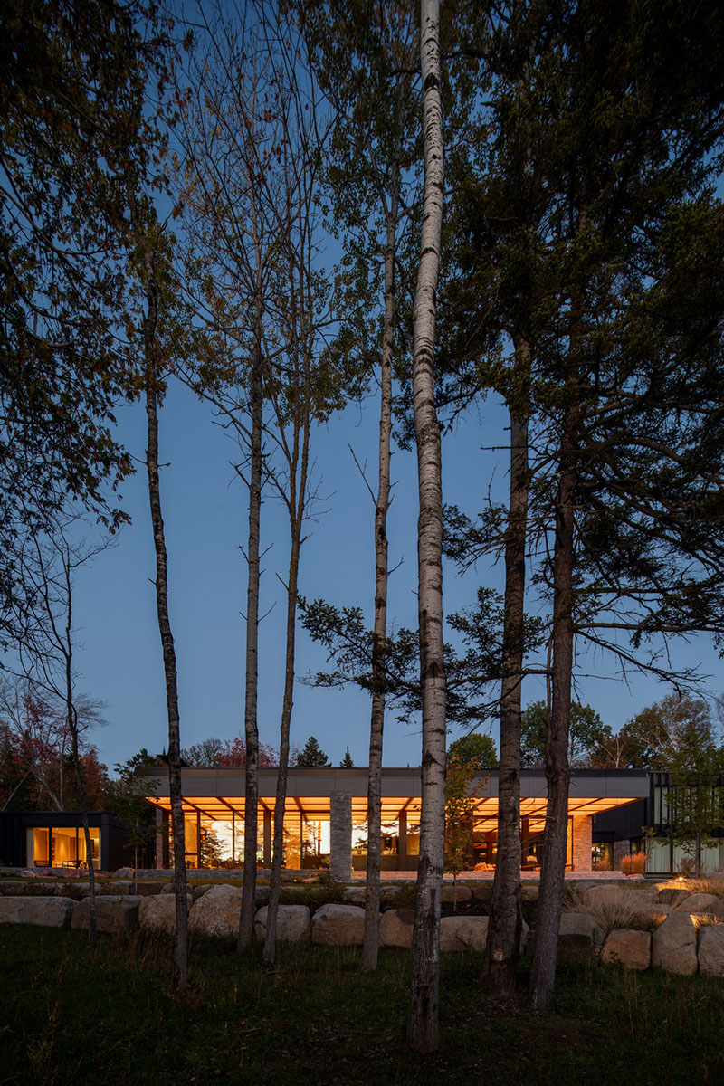 ACDF Architecture crea una vivienda escrita por el paisaje