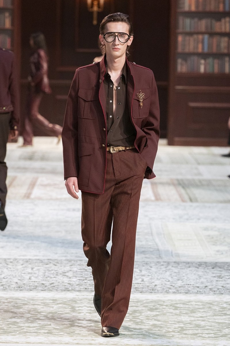 Amiri nos da contracultura setentera, pero lujosa, con fw26