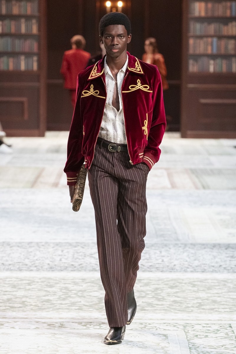 Amiri nos da contracultura setentera, pero lujosa, con fw26