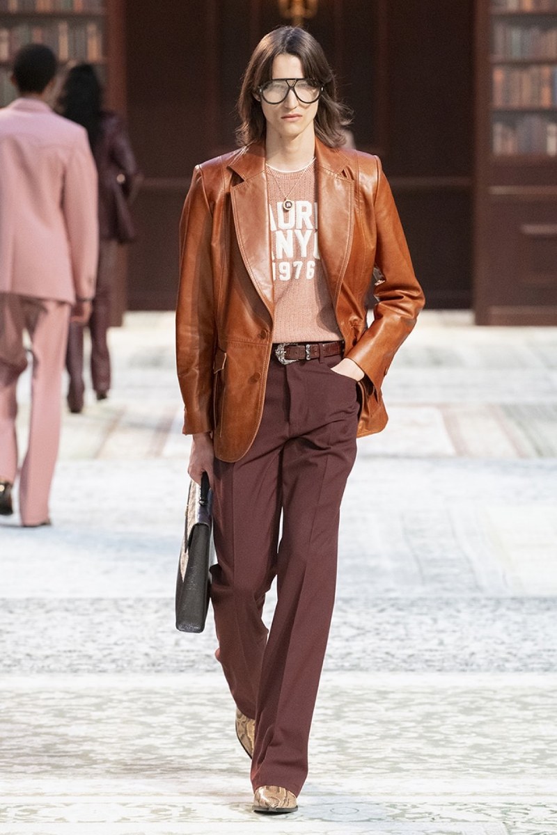 Amiri nos da contracultura setentera, pero lujosa, con fw26