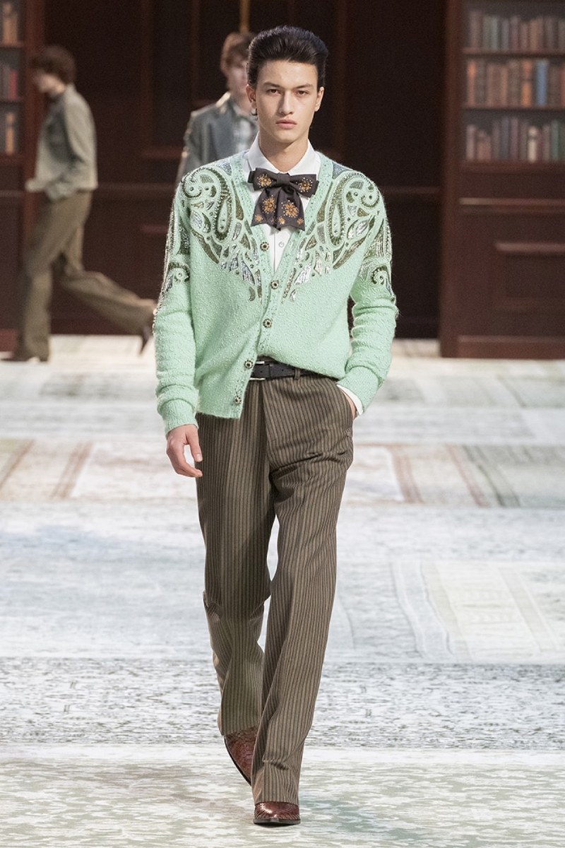 Amiri nos da contracultura setentera, pero lujosa, con fw26